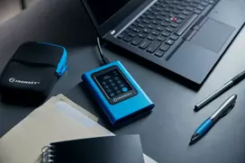 external ssd - External SSD|KINGSTON|IronKey Vault Privacy 80|960GB|USB 3.2|Write speed 250MBytes/sec|Read speed 250MBytes/sec|IKVP80ES/960G - 3 nuotrauka