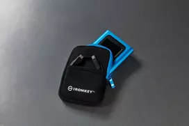 external ssd - External SSD|KINGSTON|IronKey Vault Privacy 80|960GB|USB 3.2|Write speed 250MBytes/sec|Read speed 250MBytes/sec|IKVP80ES/960G - 4 nuotrauka