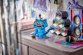 senukai lego - LEGO KPop Demon Hunters 72537 Derpy Tiger ir Sussie Bird - 6 nuotrauka
