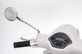 vespa vaikiska - Ramiz vaikiškas elektrinis motoroleris Vespa ROMA, baltas (White) - 20 nuotrauka