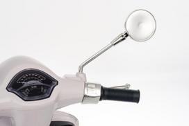 vespa vaikiska - Ramiz vaikiškas elektrinis motoroleris Vespa ROMA, baltas (White) - 21 nuotrauka
