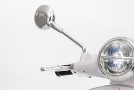 vespa vaikiska - Ramiz vaikiškas elektrinis motoroleris Vespa ROMA, baltas (White) - 29 nuotrauka