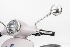 vespa vaikiska - Ramiz vaikiškas elektrinis motoroleris Vespa ROMA, baltas (White) - 30 nuotrauka