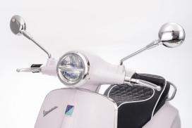 vespa vaikiska - Ramiz vaikiškas elektrinis motoroleris Vespa ROMA, baltas (White) - 33 nuotrauka