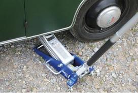 keltuvai 5t - BGS Technic Hidraulinis domkratas žemo profilio su ratukais 1.5T 2897 - 3 nuotrauka