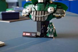 lego super heroes - LEGO Marvel Super Heroes Doctor Doom Bust 76345 - 4 nuotrauka