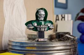 lego super heroes - LEGO Marvel Super Heroes Doctor Doom Bust 76345 - 9 nuotrauka