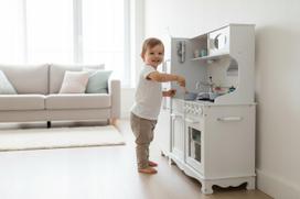 vaikiska virtuvele - Funfit Vaikiška medinė virtuvėlė su įranga, balta/įvairių spalvų (White/Various Colors) - 2 nuotrauka