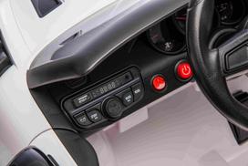 porsche elektromobilis vaikams - Vaikiškas elektromobilis Porsche 718 Spyder RS, baltas (White) - 4 nuotrauka