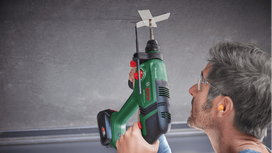 bosch sds plus perforatoriai - Perforatorius Bosch Universal Hammer; 2,0 J; SDS-Plus; 18 V; 1x4,0 Ah akum. - 2 nuotrauka