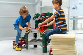 meistro stalas zaislinis - Klein Bosch Workshop Set 8574 - 3 nuotrauka