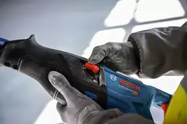 akumuliatorinis tiesinis pjuklas - Bosch GSA 18V-28 Professional - 4 nuotrauka