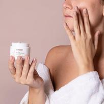 babe kremas -  BABĒ daugiafunkcis atkuriamasis, stangrinamasis naktinis kremas HEALTHY AGING+, 50 ml - 4 nuotrauka