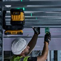 dewalt 18v akumuliatoriai - Kryžminis lazerinis nivelyras DeWalt DCLE34021D1-QW; 18 V; 1x2,0 Ah akum. - 3 nuotrauka