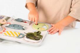 zaislu pultelis - Taf Toys Snap 'n Learn veiklos lenta mokomasis žaislas 18 m+ - 4 nuotrauka