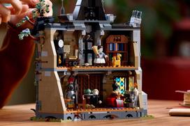 rumun - LEGO ICONS 11383 Mero rūmai - 10 nuotrauka