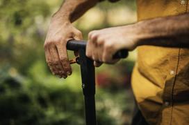 fiskars greblys - Sodinimo įrankis Fiskars 1057078, nerūdijantis plienas, juoda/pilka - 4 nuotrauka