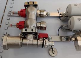 kolektoriaus pavaros - Hismart Grindinio šildymo kolektorius 2 kontūrų su terminėmis pavaromis NC AC230V ir debitomačiais - 2 nuotrauka
