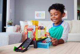 garazas - Mattel Disney Pixar Cars Autoplovykla (JBM70) - 7 nuotrauka