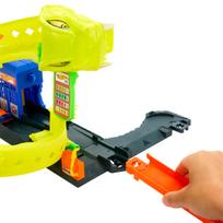 hot wheels city - MATTEL Hot Wheels City Snake Spiral Attack žaislinė trasa su 1:64 mastelio automobiliu, JBM63 - 6 nuotrauka