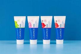 eurovaistine -  CURAPROX dantų pasta vaikams be fluoro KIDS, nuo 2 m., braškių skonio, 60 ml - 2 nuotrauka