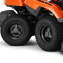 husqvarna rider traktorius - Husqvarna Rider R 216TC AWD Limited Edition - 6 nuotrauka