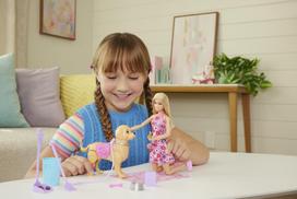 leles - Mattel Barbie Family & Friends Malibu JJB46 Walk & Potty lėlės rinkinys - 2 nuotrauka