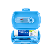curaprox pasta - Curaprox Kids Travel Set - dantų priežiūros rinkinys 6–12 metų vaikams (Mėlynas) - 2 nuotrauka