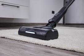 vertikaliai dulkiu siurblys - Hisense WET AND DRY EXPERT HFC743169BKA juodas (black) - 33 nuotrauka